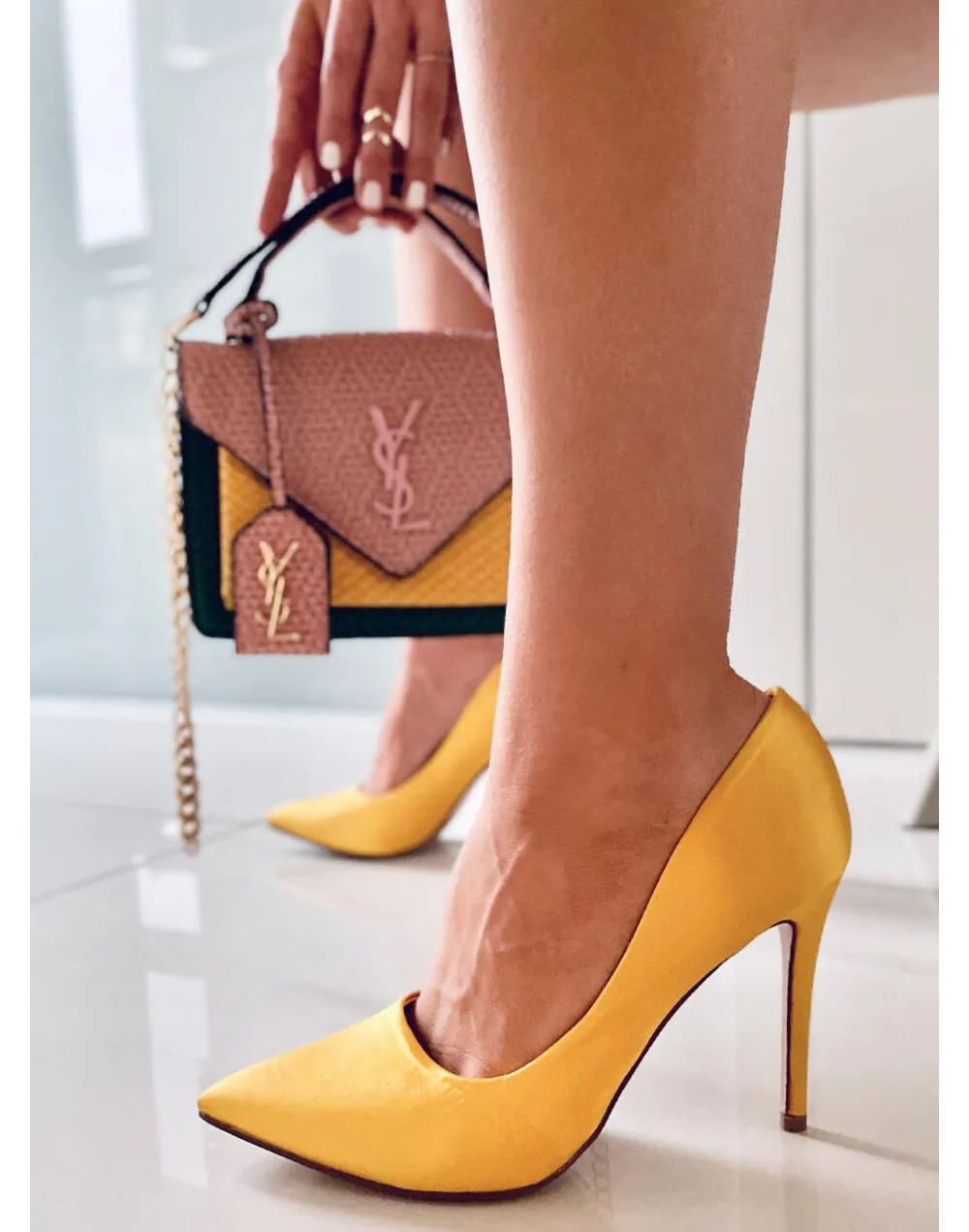 Szpilki damskie satynowe TALIA YELLOW